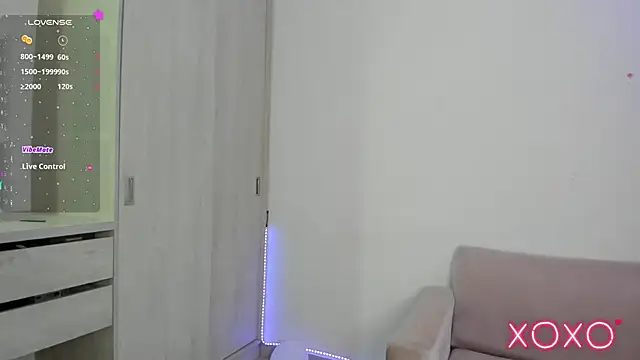 Lilacutte  online show from January 15, 2026, 11:37 am