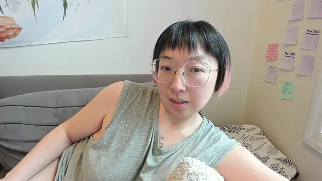 Snapshot of luxgray chatting on January 10, 2026, 4:42 pm luxgray online show from January 10, 2026, 4:42 pm