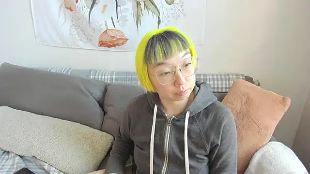 Snapshot of luxgray chatting on February 13, 2026, 8:05 pm luxgray online show from February 13, 2026, 8:05 pm