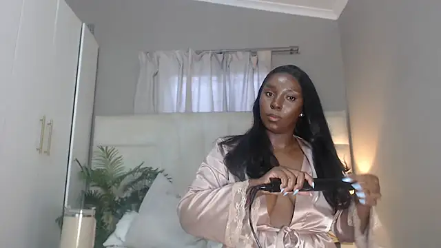 naughtyblackdolie online show from February 12, 2026, 6:19 am