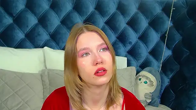 LiliLinn online show from January 17, 2026, 4:50 am