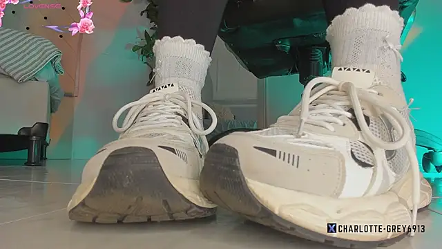 charlotte  grey online show from February 17, 2026, 8:26 pm