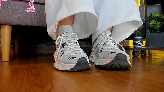 charlotte  grey online show from February 21, 2026, 12:17 pm