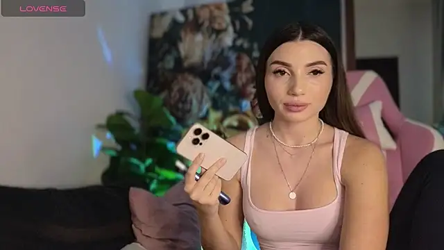 ReyaSophia online show from February 17, 2026, 10:49 pm