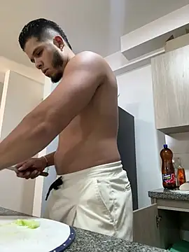 Snapshot of taurus_boy1 chatting on February 10, 2026, 1:32 am taurus boy1 online show from February 10, 2026, 1:32 am