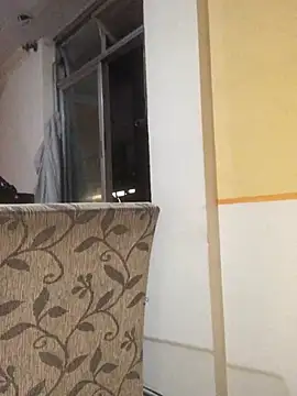 bellinii07 online show from February 3, 2025, 2:14 am