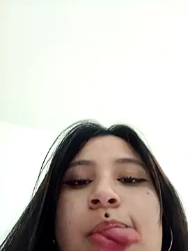 Snapshot of Anne_and_Mia chatting on December 8, 2024, 9:35 am Anne and Mia online show from December 8, 2024, 9:35 am