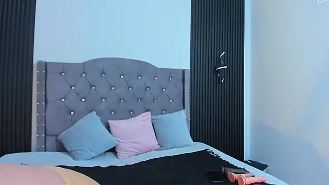 Snapshot of AnastasiaTaylor_ chatting on November 28, 2025, 8:22 pm AnastasiaTaylor online show from November 28, 2025, 8:22 pm