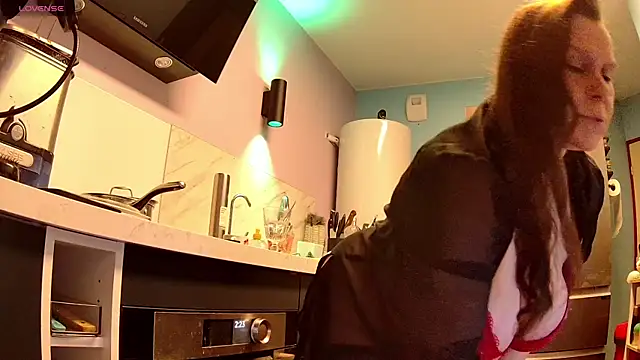 Snapshot of Endrocleia chatting on February 21, 2026, 1:28 am Endrocleia online show from February 21, 2026, 1:28 am