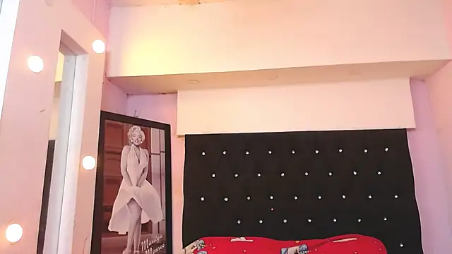 Snapshot of kittybonxx chatting on November 27, 2025, 11:07 pm kittybonxx online show from November 27, 2025, 11:07 pm