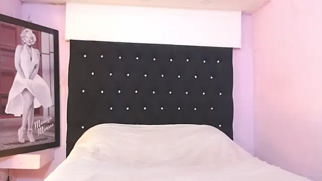 Snapshot of kittybonxx chatting on January 10, 2026, 3:47 pm kittybonxx online show from January 10, 2026, 3:47 pm