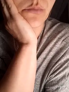 Ant0nina online show from February 9, 2025, 6:37 pm