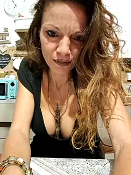 Snapshot of vampvanna23 chatting on November 4, 2025, 4:55 am vampvanna23 online show from November 4, 2025, 4:55 am