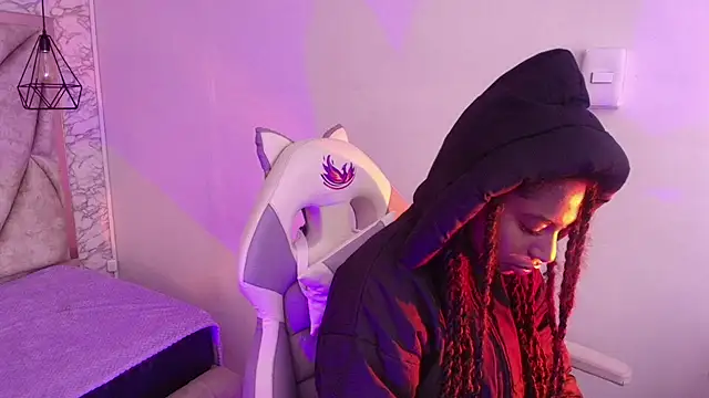 Snapshot of Queen_perla_ chatting on November 24, 2025, 11:43 am Queen perla online show from November 24, 2025, 11:43 am