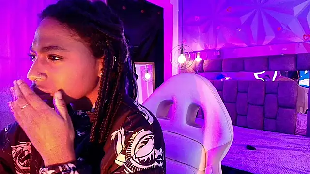 Snapshot of Queen_perla_ chatting on February 22, 2026, 1:07 am Queen perla online show from February 22, 2026, 1:07 am