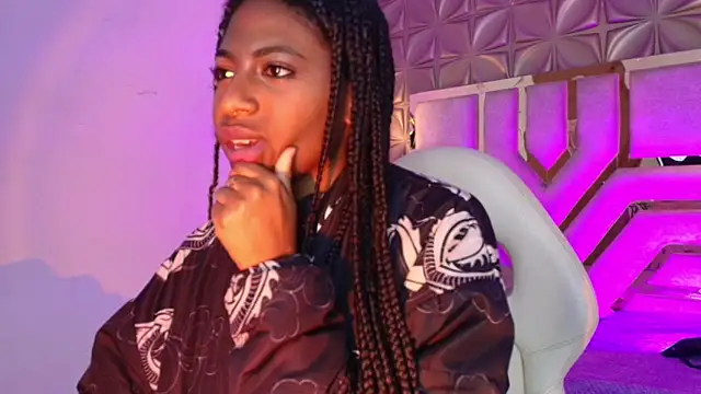 Snapshot of Queen_perla_ chatting on February 22, 2026, 1:09 pm Queen perla online show from February 22, 2026, 1:09 pm