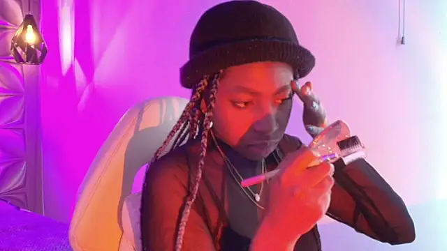 Snapshot of Queen_perla_ chatting on March 3, 2026, 12:22 pm Queen perla online show from March 3, 2026, 12:22 pm