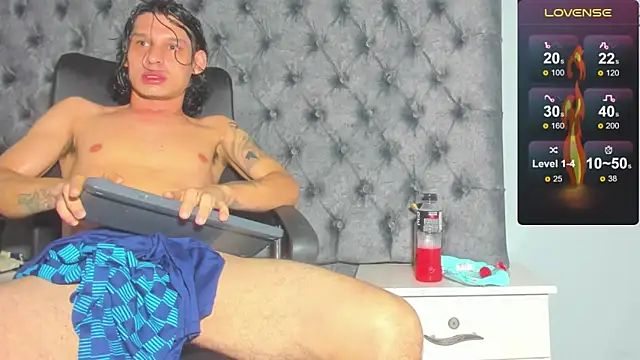 Snapshot of marcus_smithh chatting on December 17, 2024, 4:01 am marcus smithh online show from December 17, 2024, 4:01 am