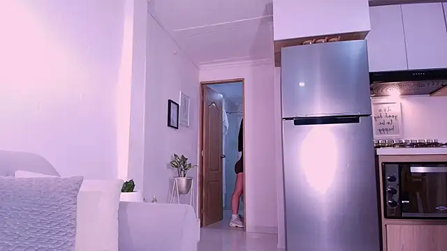 DannaHyde online show from February 10, 2026, 8:35 pm