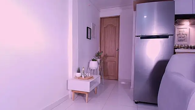 DannaHyde online show from February 18, 2026, 9:00 pm