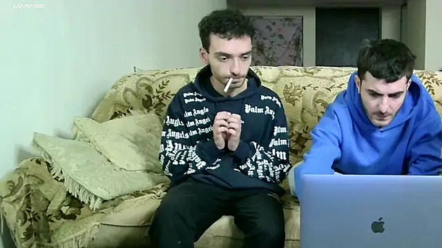 Snapshot of Barney_Tedd chatting on December 24, 2024, 3:26 pm Barney Tedd online show from December 24, 2024, 3:26 pm