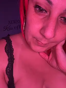 Snapshot of DeeLight124 chatting on February 3, 2026, 6:22 am DeeLight124 online show from February 3, 2026, 6:22 am