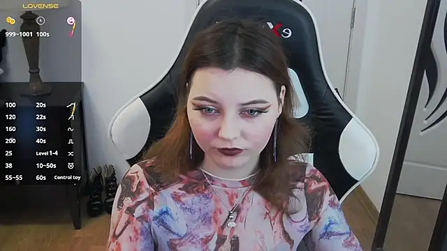 pretty little thing online show from February 28, 2026, 4:19 pm