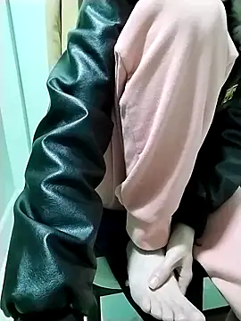 Snapshot of Luxcute286 chatting on February 17, 2025, 8:30 am Luxcute286 online show from February 17, 2025, 8:30 am