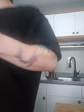 Snapshot of notsure353 chatting on February 11, 2025, 3:40 pm notsure353 online show from February 11, 2025, 3:40 pm