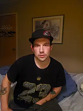 Snapshot of notsure353 chatting on February 17, 2025, 5:58 am notsure353 online show from February 17, 2025, 5:58 am