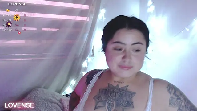 Snapshot of PamelaDoouce chatting on January 11, 2025, 11:02 am PamelaDoouce online show from January 11, 2025, 11:02 am