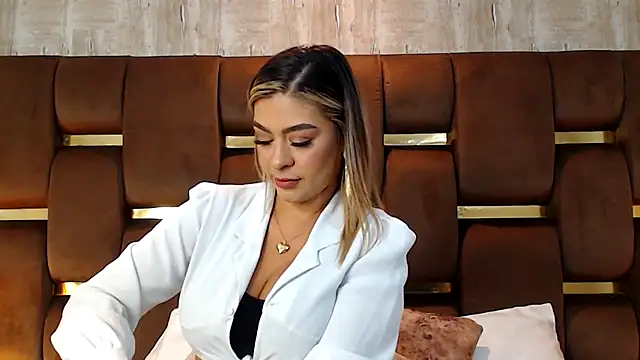 JoannaStanford online show from September 17, 2025, 7:37 pm