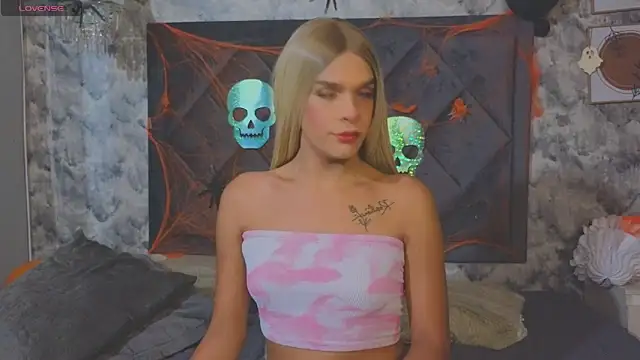 Snapshot of Shantal_Joness chatting on October 25, 2025, 12:56 pm Shantal Joness online show from October 25, 2025, 12:56 pm