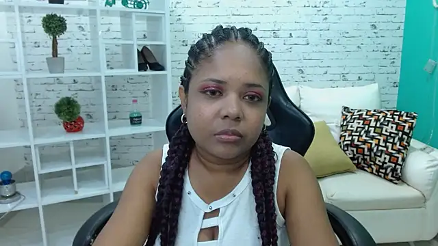 Snapshot of Melikasweetz chatting on February 18, 2026, 5:20 pm Melikasweetz online show from February 18, 2026, 5:20 pm