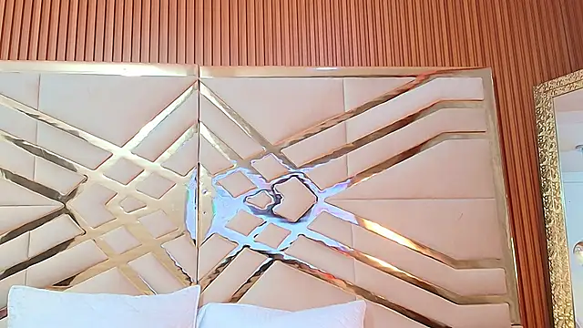 littleebluee online show from February 23, 2025, 7:38 pm