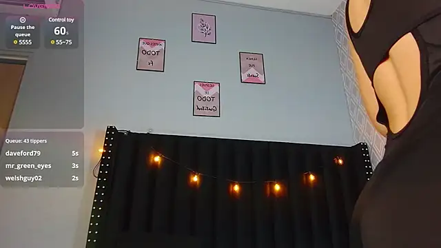 littleebluee online show from February 28, 2025, 3:04 am