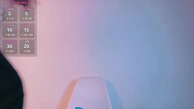 littleebluee online show from February 12, 2026, 2:50 am