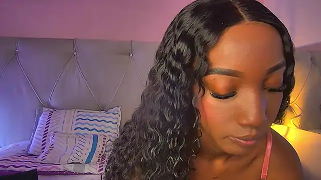 Snapshot of FiorelaLenin chatting on February 18, 2026, 6:04 pm FiorelaLenin online show from February 18, 2026, 6:04 pm