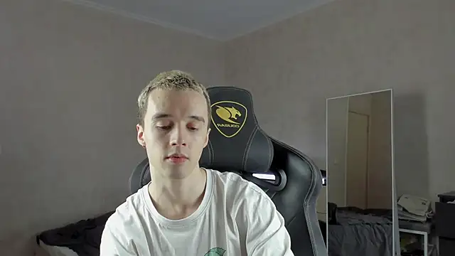 MasonWarholl online show from December 12, 2024, 12:22 pm