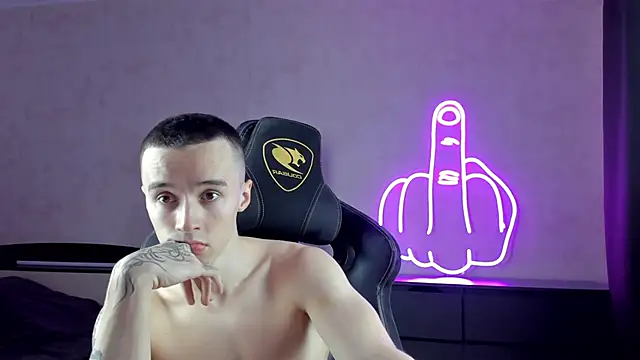 MasonWarholl online show from December 19, 2024, 6:01 pm