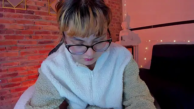 Sweet Namii online show from March 18, 2025, 7:30 am