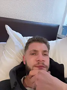 Snapshot of jimmyy_ chatting on February 1, 2026, 2:15 pm jimmyy online show from February 1, 2026, 2:15 pm