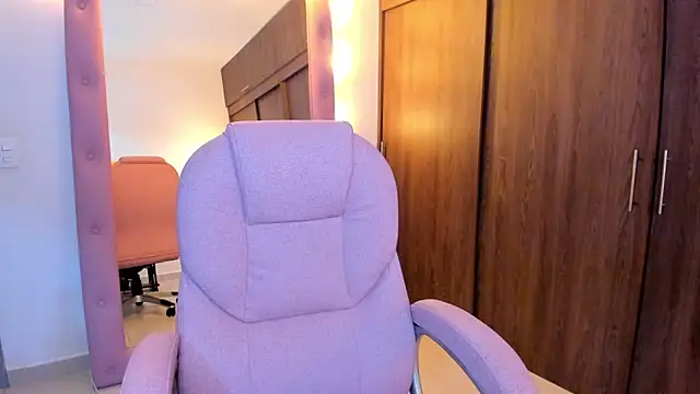 alikahouston4 online show from February 26, 2026, 1:37 am