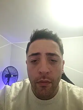 1ninefellababy online show from December 18, 2025, 6:25 pm