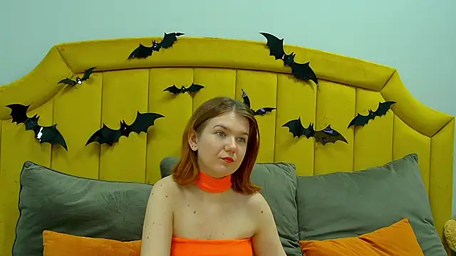 LessySmith online show from October 31, 2025, 4:30 pm