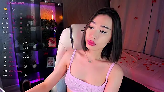 Snapshot of sensualily chatting on March 4, 2026, 4:13 pm sensualily online show from March 4, 2026, 4:13 pm