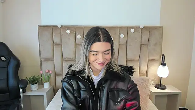 Snapshot of Esteff__o2 chatting on March 5, 2025, 7:38 pm Esteff o2 online show from March 5, 2025, 7:38 pm