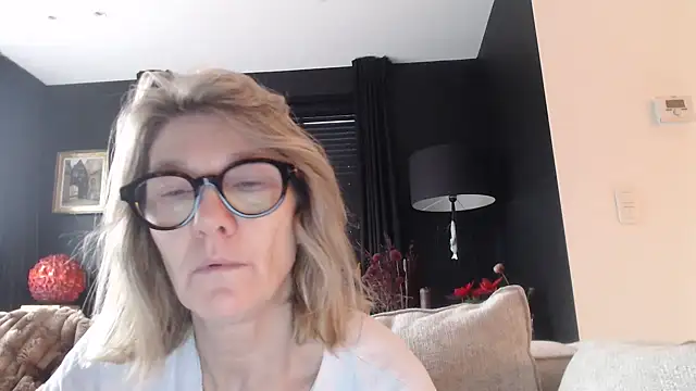 Snapshot of godinflower chatting on February 3, 2026, 9:03 am godinflower online show from February 3, 2026, 9:03 am