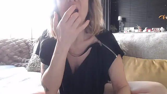 Snapshot of godinflower chatting on February 14, 2026, 10:01 am godinflower online show from February 14, 2026, 10:01 am