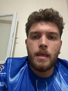 Snapshot of Franso13 chatting on October 17, 2025, 11:18 pm Franso13 online show from October 17, 2025, 11:18 pm